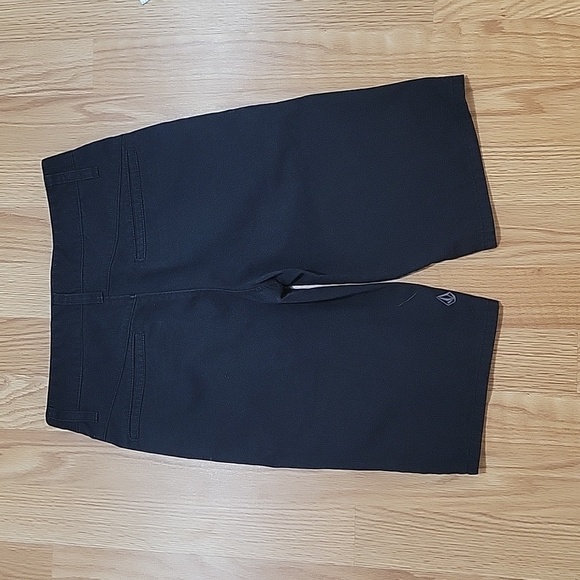 Volcom boys black Shorts Chino Casual Walking Bermuda Bottoms Size 26 e… - Picture 7 of 9